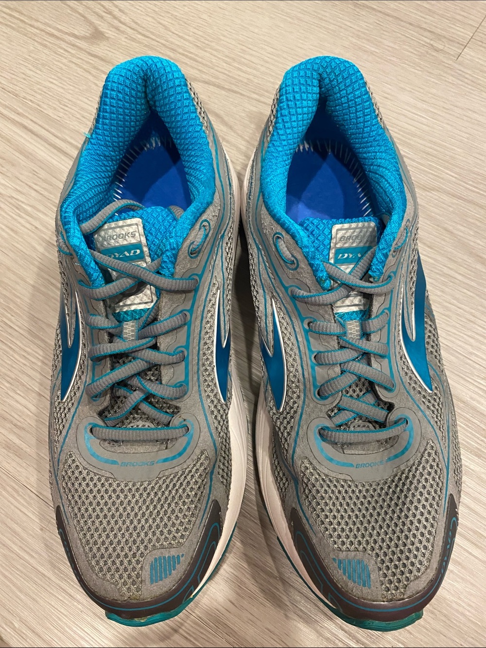 Brooks Women's Gray and Teal Athletic Running Shoes